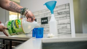 How to Mix Lysol Concentrate in Spray Bottle