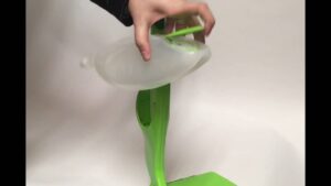 How to Remove Bottle from Spray Mop