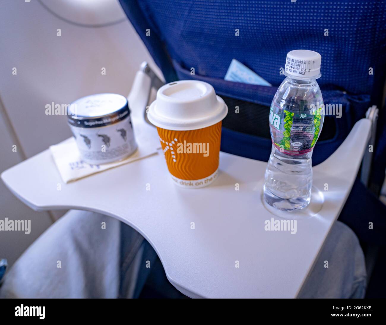 is-water-bottle-allowed-in-indigo-flight